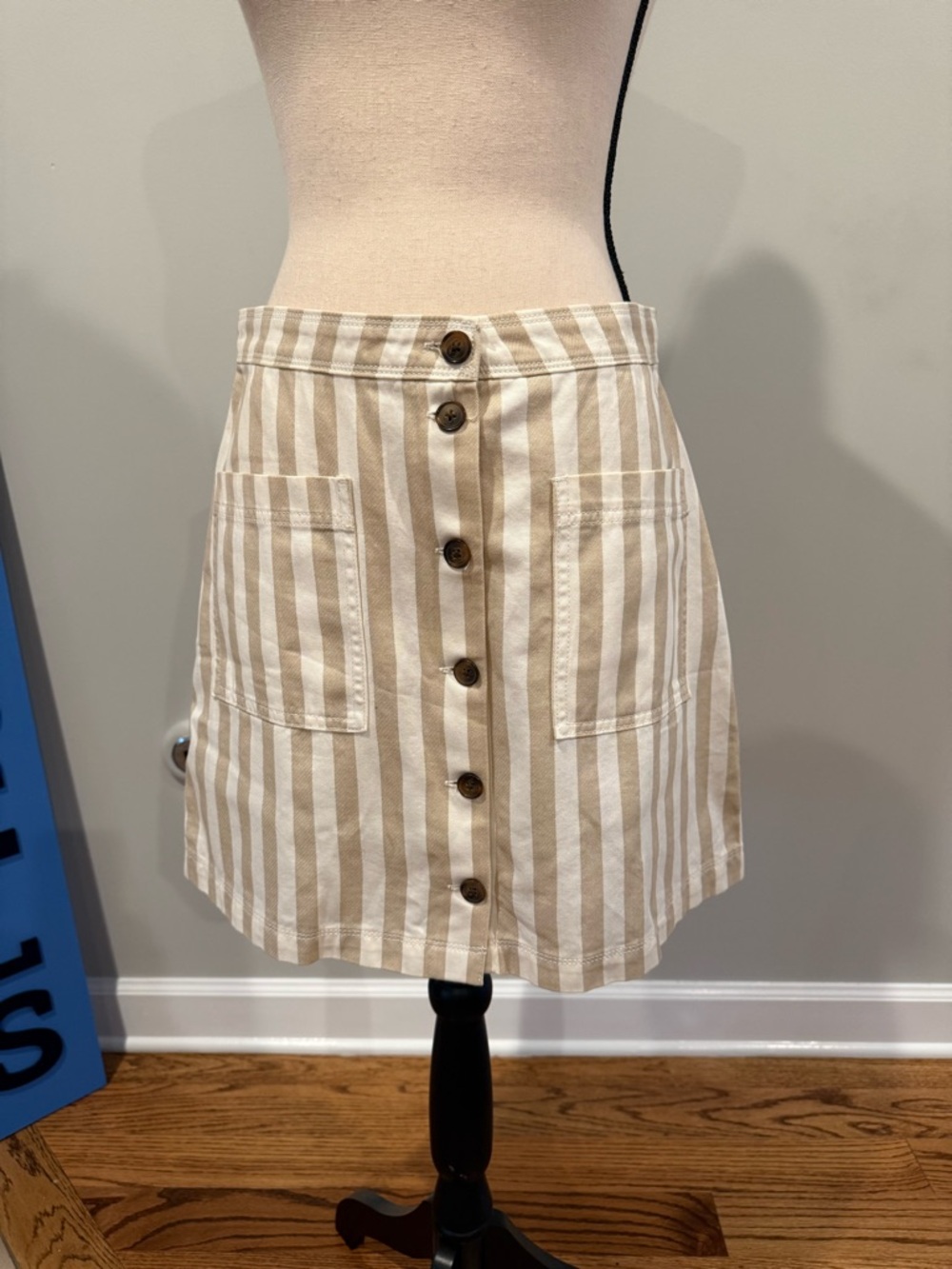 GORGEOUS Old Navy Khaki and Cream Striped Button-Front Skirt